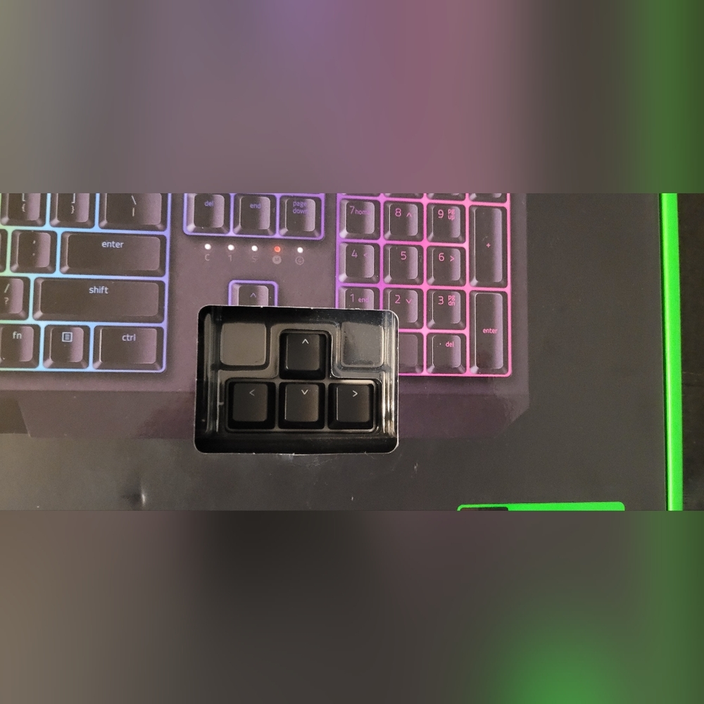 New in box!! Razer Blackwindow - Picture 2 of 4
